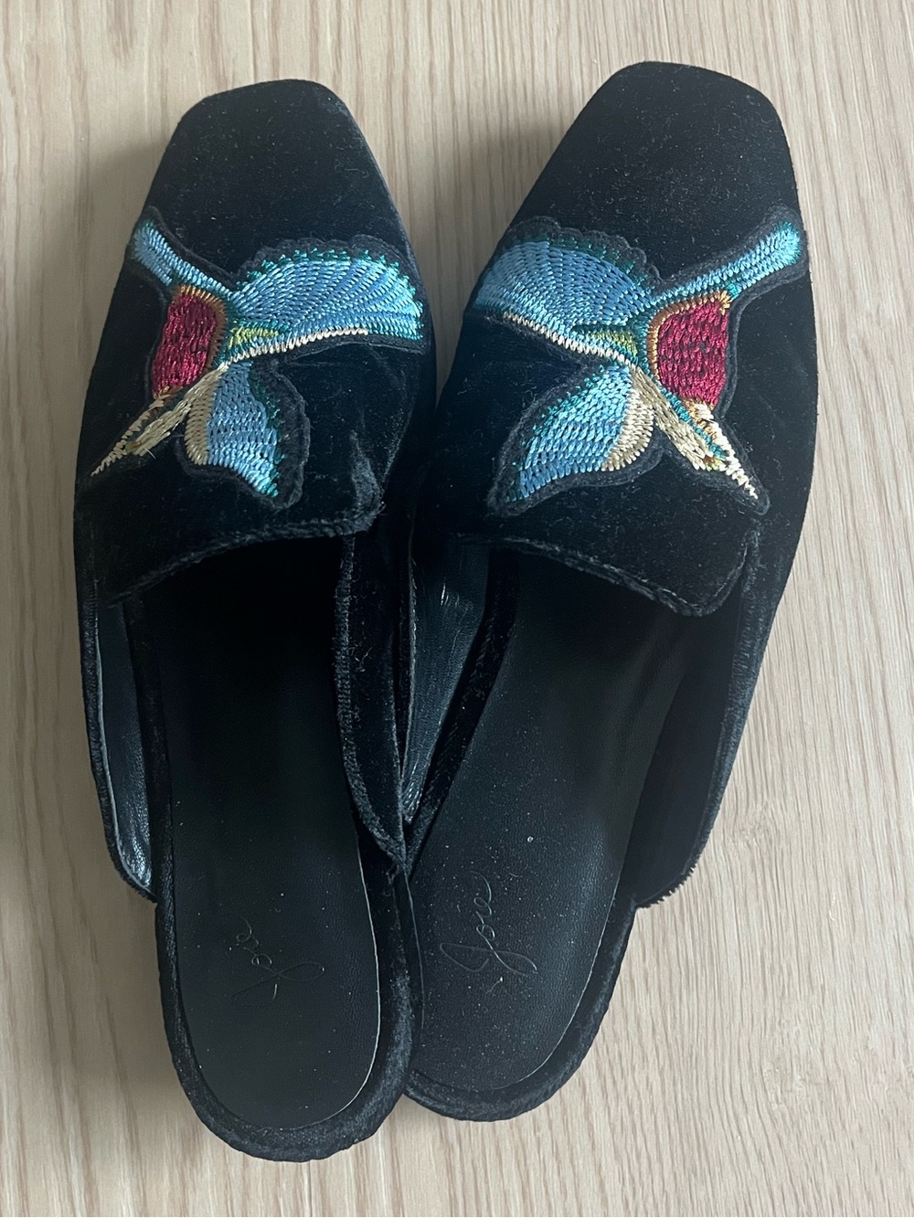Joie Black Velvet Slippers / Mules with Embroidered Hummingbird in Size 36.5